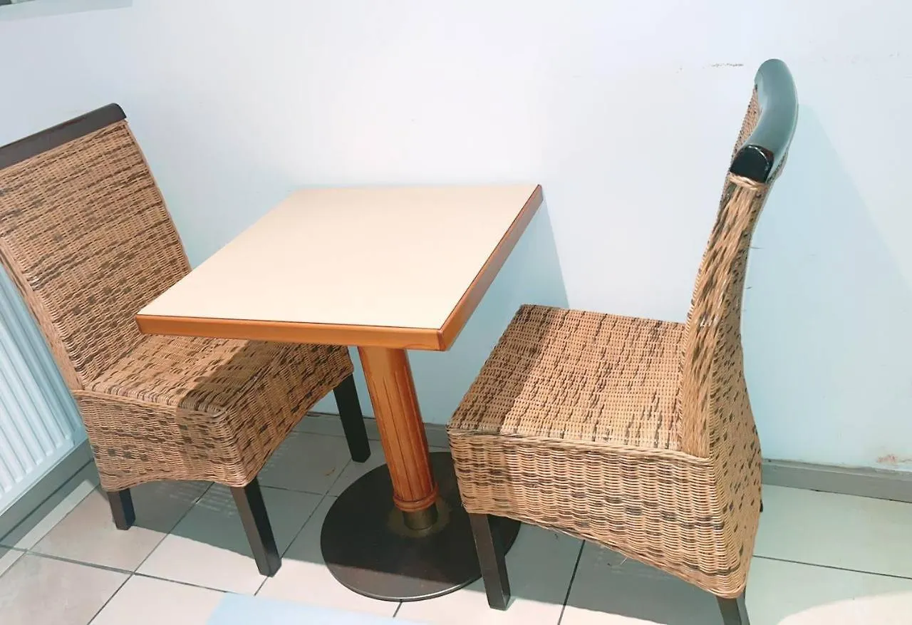 Comfort Triple Room Hn Vienna Austria