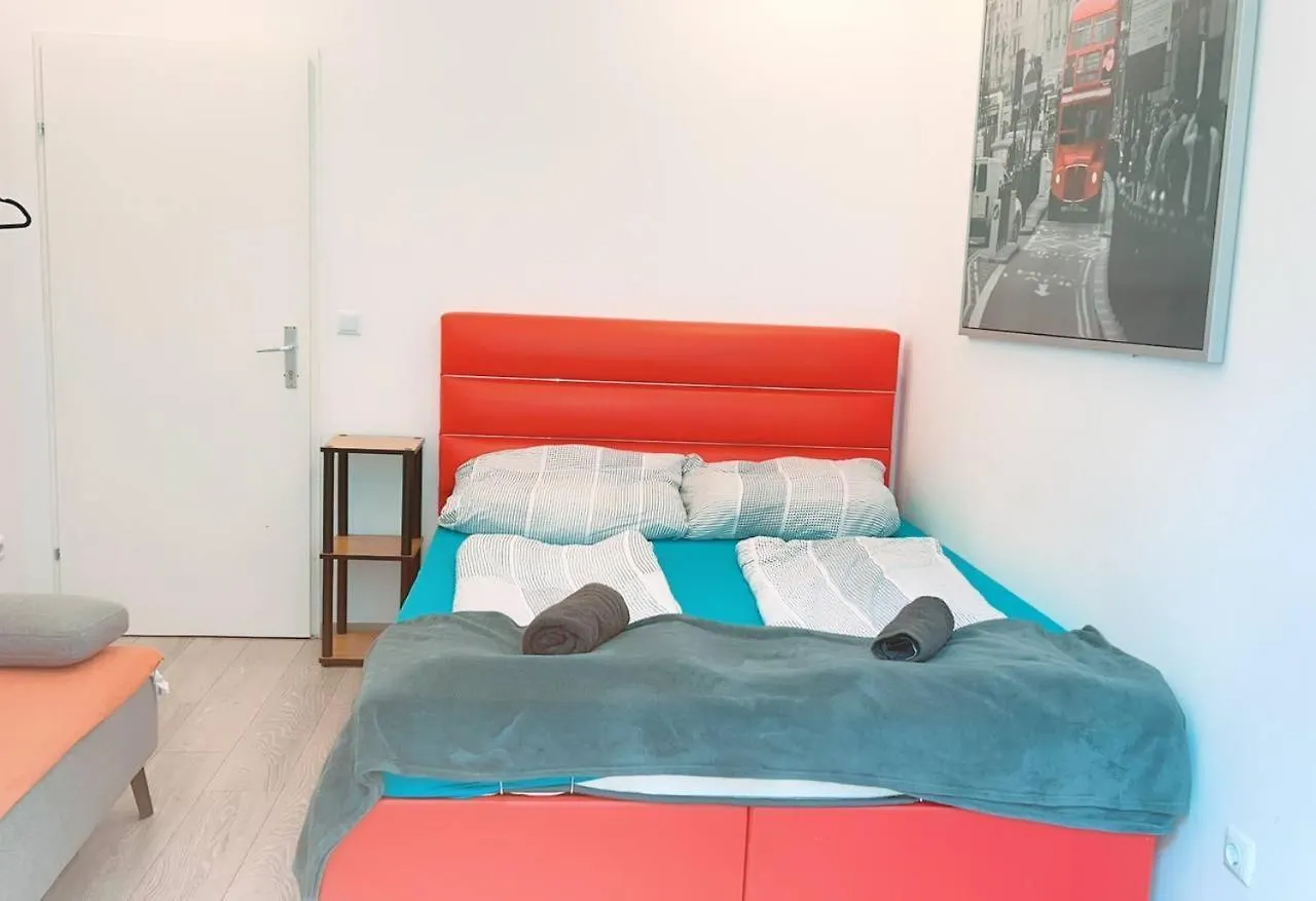 Comfort Triple Room Hn Vienna